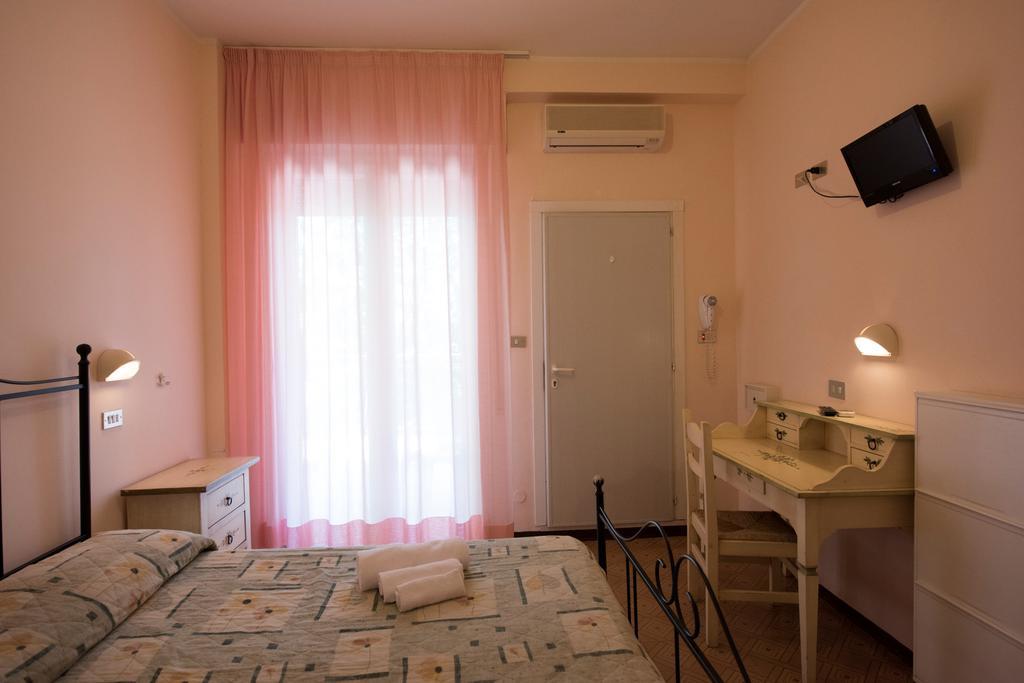 צ'סנטיקו Hotel Settebello B&B מראה חיצוני תמונה