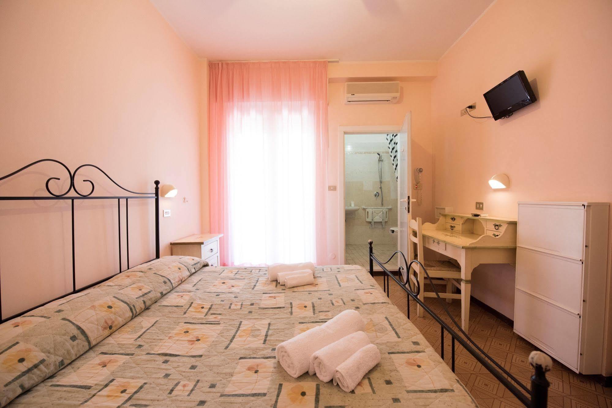 צ'סנטיקו Hotel Settebello B&B מראה חיצוני תמונה