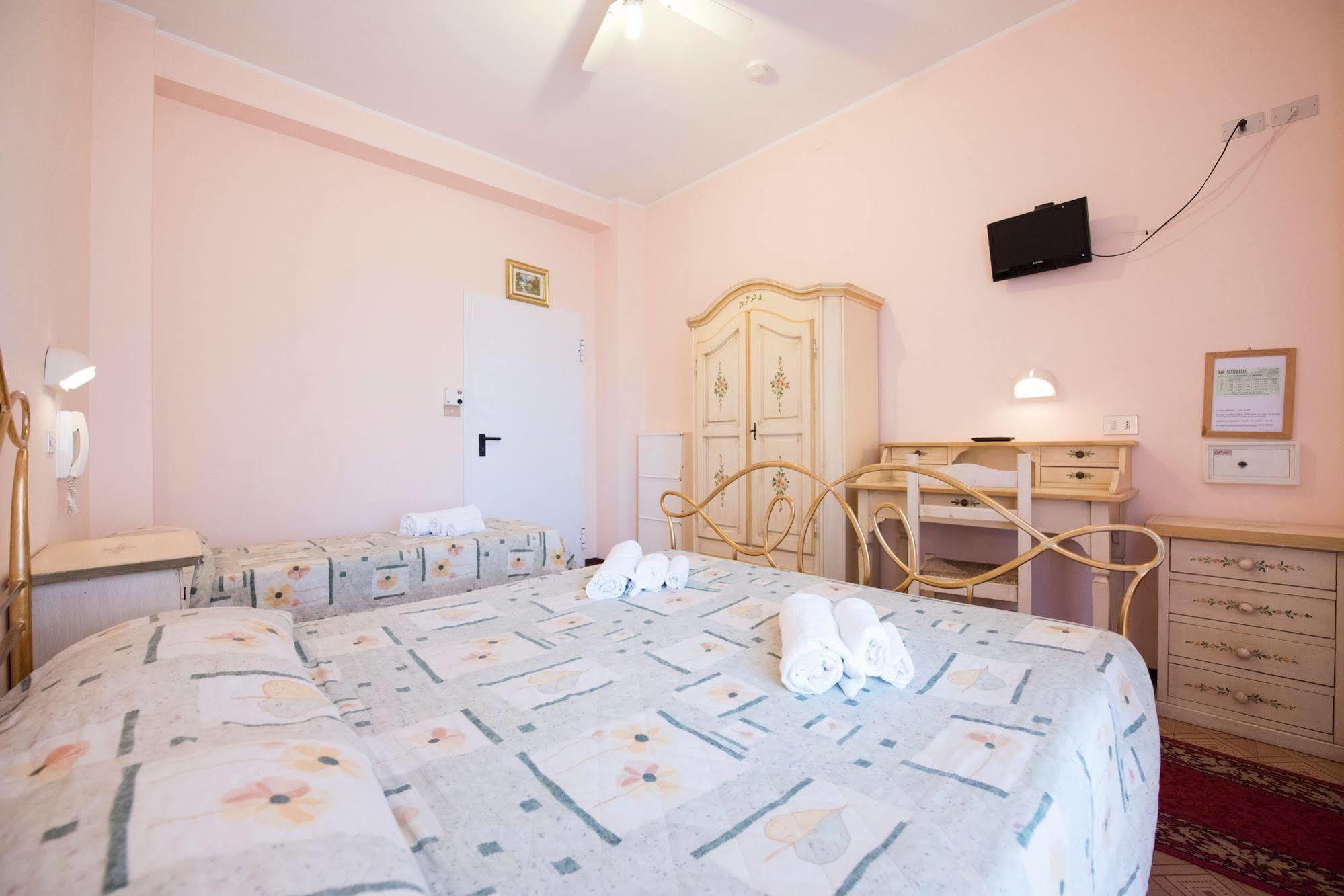 צ'סנטיקו Hotel Settebello B&B מראה חיצוני תמונה