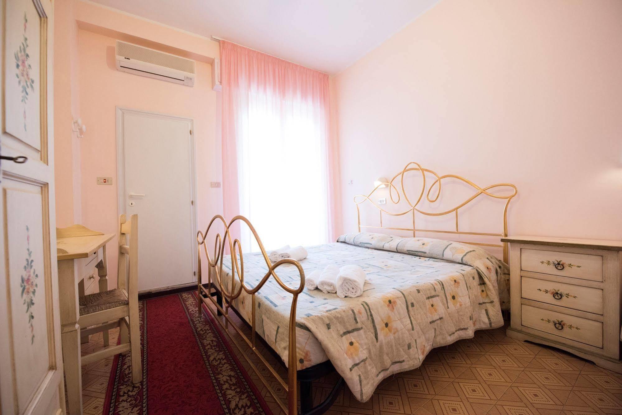צ'סנטיקו Hotel Settebello B&B מראה חיצוני תמונה